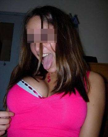 Je peux recevoir sur Paris pour vous sucer et recevoir une éjaculation faciale